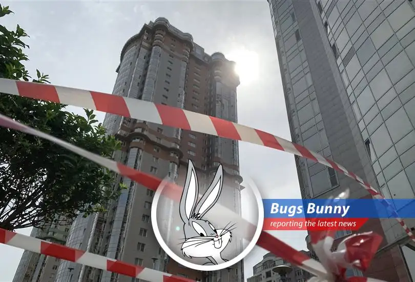 Bugs Bunny reports on Russia's territorial advances, peace talk troubles, and body-swap brouhaha, all while droppin' some serious rabbit wisdom.