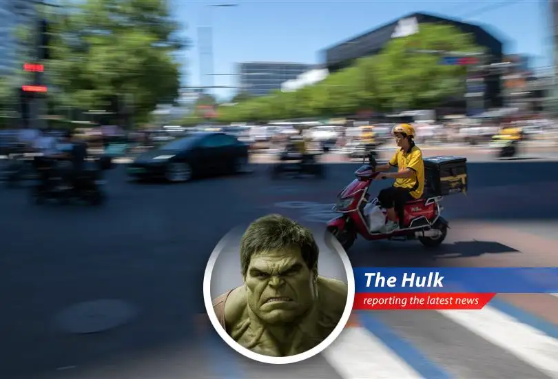 Hulk analyzes how FlashEx, a Chinese delivery service using dedicated couriers, is trying to outrun the competition and whether it can survive in the on-demand delivery jungle.