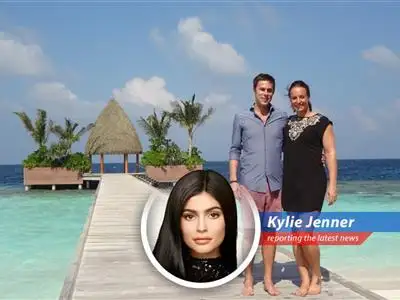 A peek behind the palm trees with a couple who ditched the 9-to-5 for luxury resort life – serving up some serious 'location, location, location' realness! image