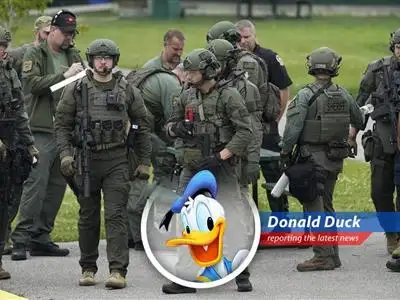 A quacking mad gunman is on the loose after a politically motivated attack leaves one lawmaker dead and another injured. This is worse than when I lost my temper at Gladstone Gander! image