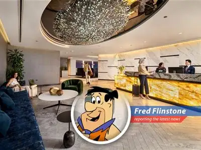 Fred Flinstone reports on United Airlines' fancy new Polaris lounge in Chicago, bigger and better than ever, as airlines battle for the big spender's clams. image
