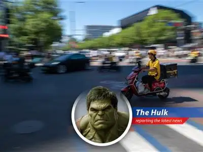 Hulk analyzes how FlashEx, a Chinese delivery service using dedicated couriers, is trying to outrun the competition and whether it can survive in the on-demand delivery jungle. image