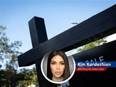 Mortgage demand is plummeting due to rising interest rates and economic uncertainty, and even Kim K is feeling the pinch! image