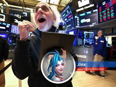 Wall Street big shots are still betting big on Arista Networks, even if their stock is doing a bit of a nosedive. Apparently, AI and cloud computing are the 'it' things, but tariffs? BOO! image